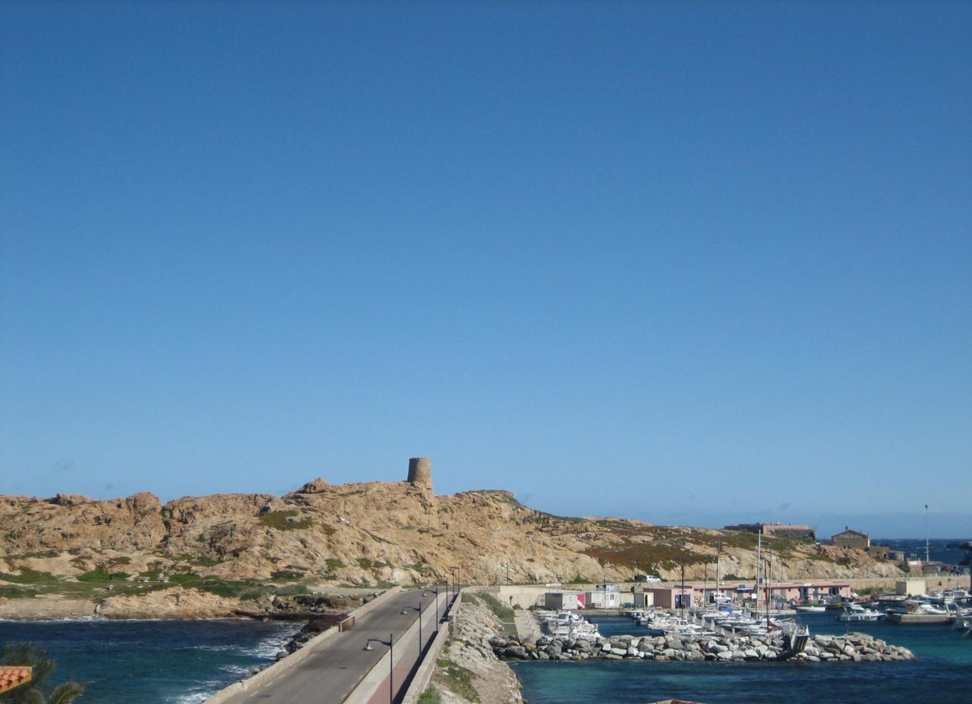 Hotel L'isula Rossa LʼÎle-Rousse