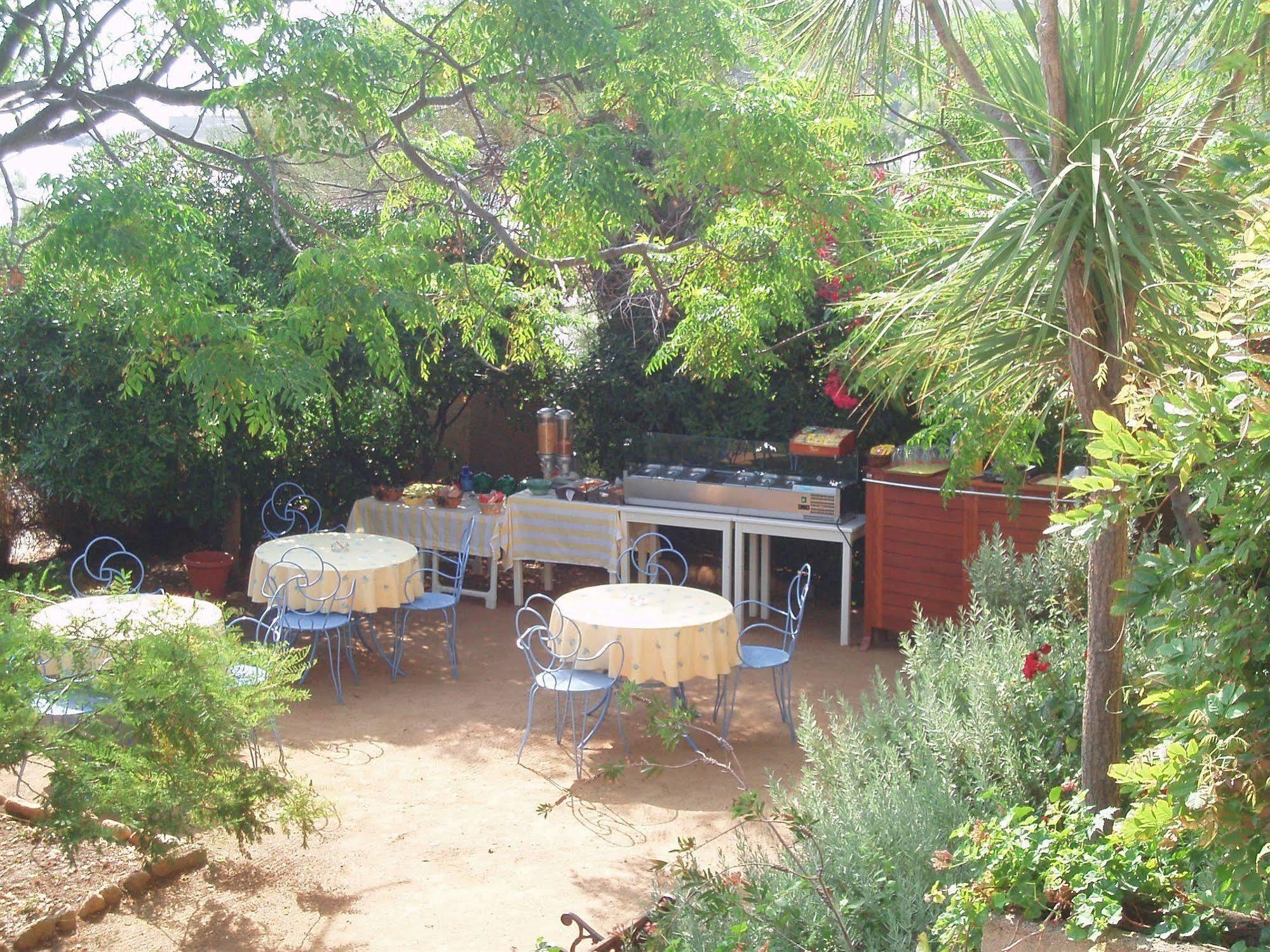 L'isula Rossa Hotel 2*