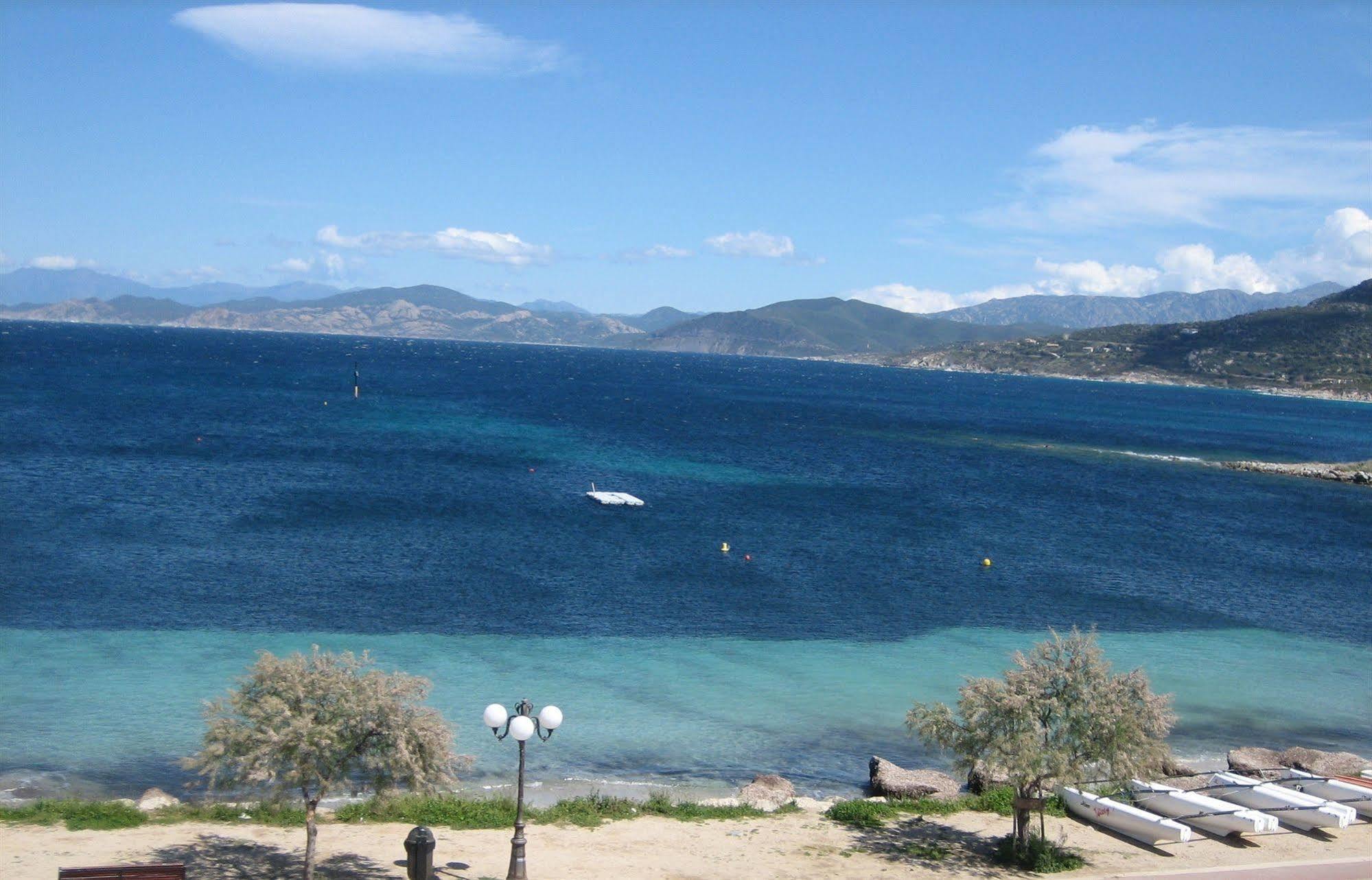 L'isula Rossa LʼÎle-Rousse