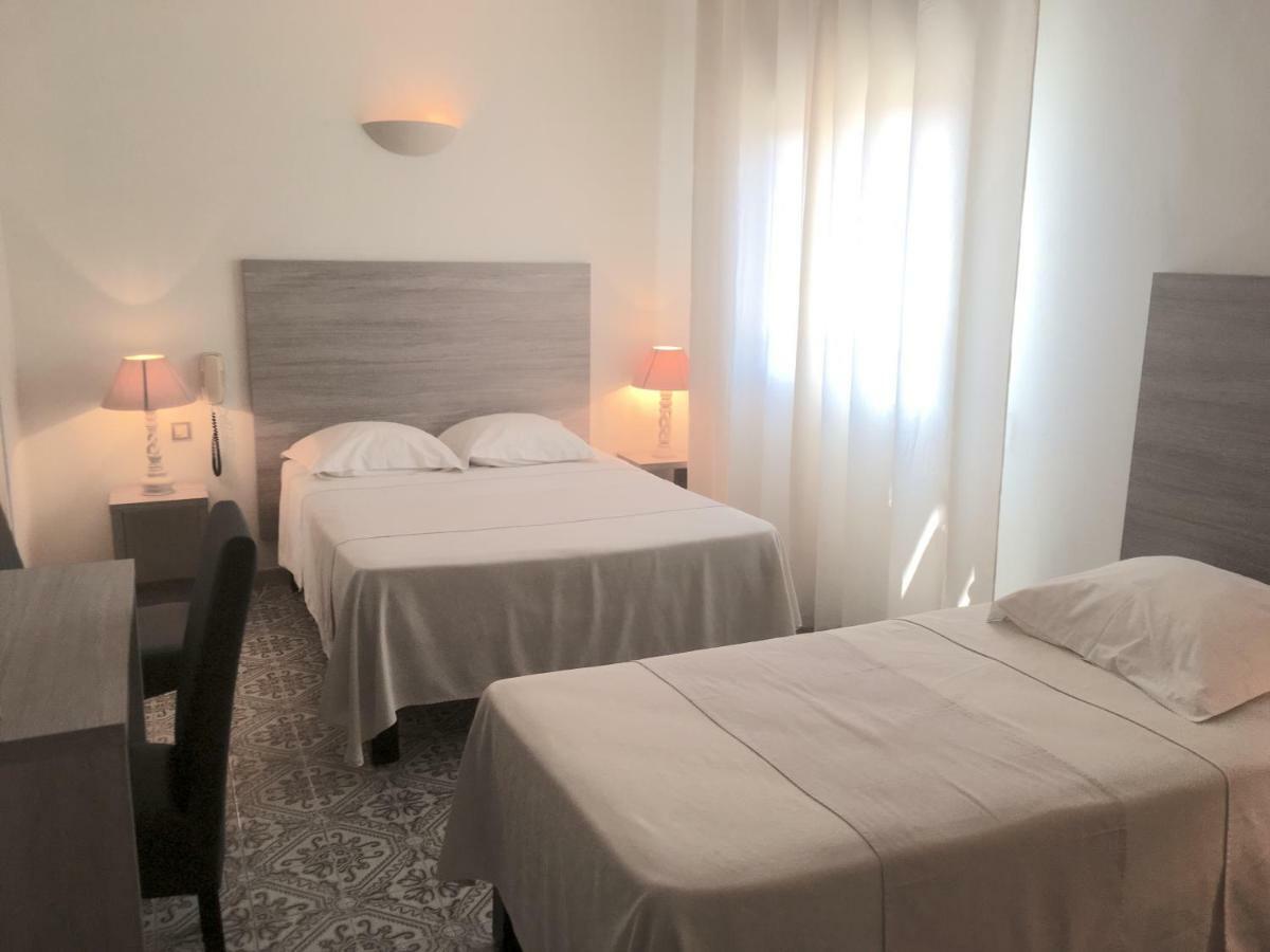 Hotel L'isula Rossa LʼÎle-Rousse