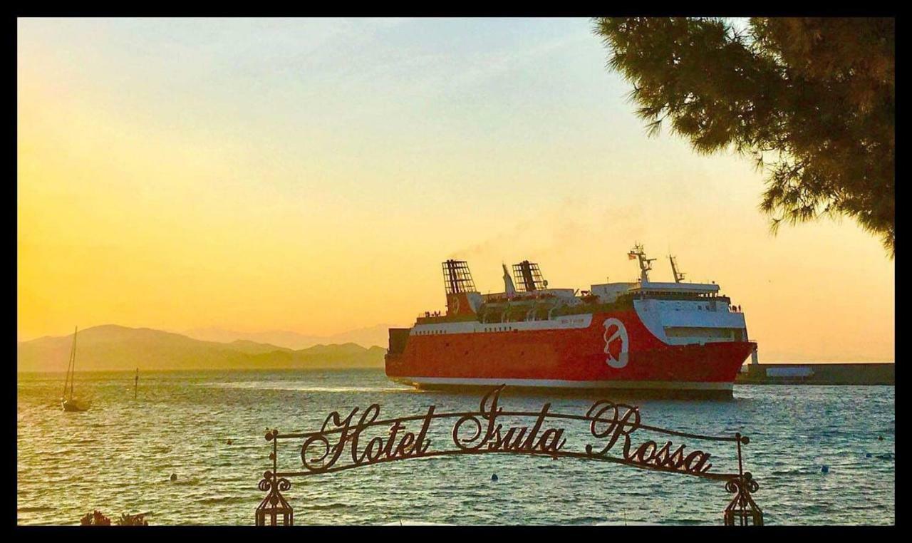 Hotel L'isula Rossa 2*